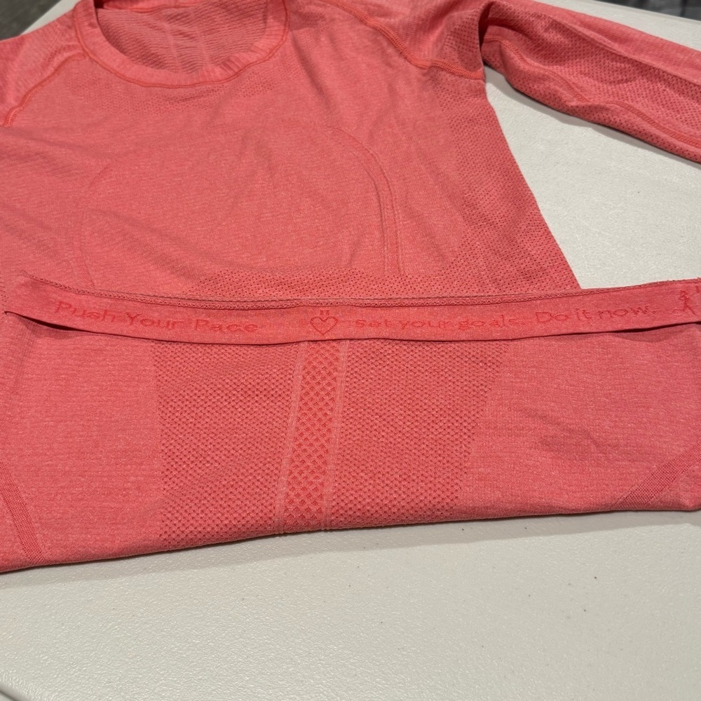 Lululemon Women’s 6 Coral Swiftly Tech Long Sleeve Crew Athletic Performance - Picture 4 of 8